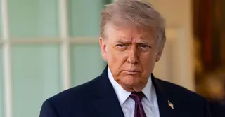 হরমুজ অবরোধে ১৫টিরও বেশি যুদ্ধজাহাজ পাঠানোর দাবি ট্রাম্পের